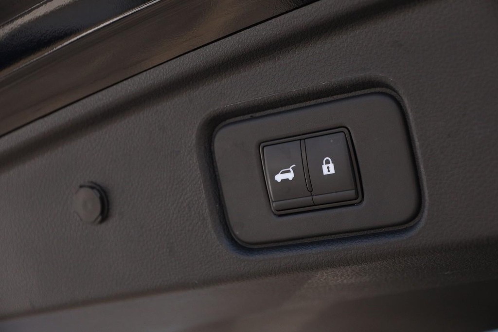 Nissan Pathfinder Vehicle Image 08