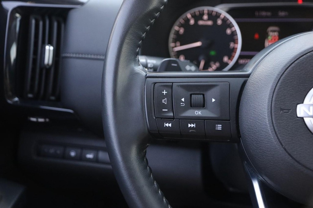 Nissan Pathfinder Vehicle Image 13