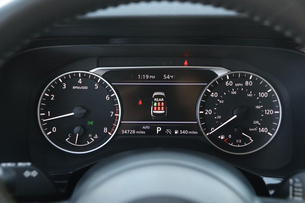 Nissan Pathfinder Vehicle Image 15