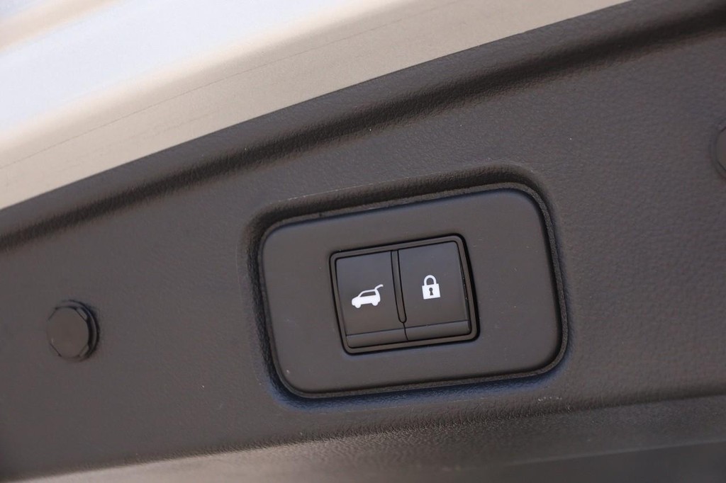 Nissan Pathfinder Vehicle Image 08