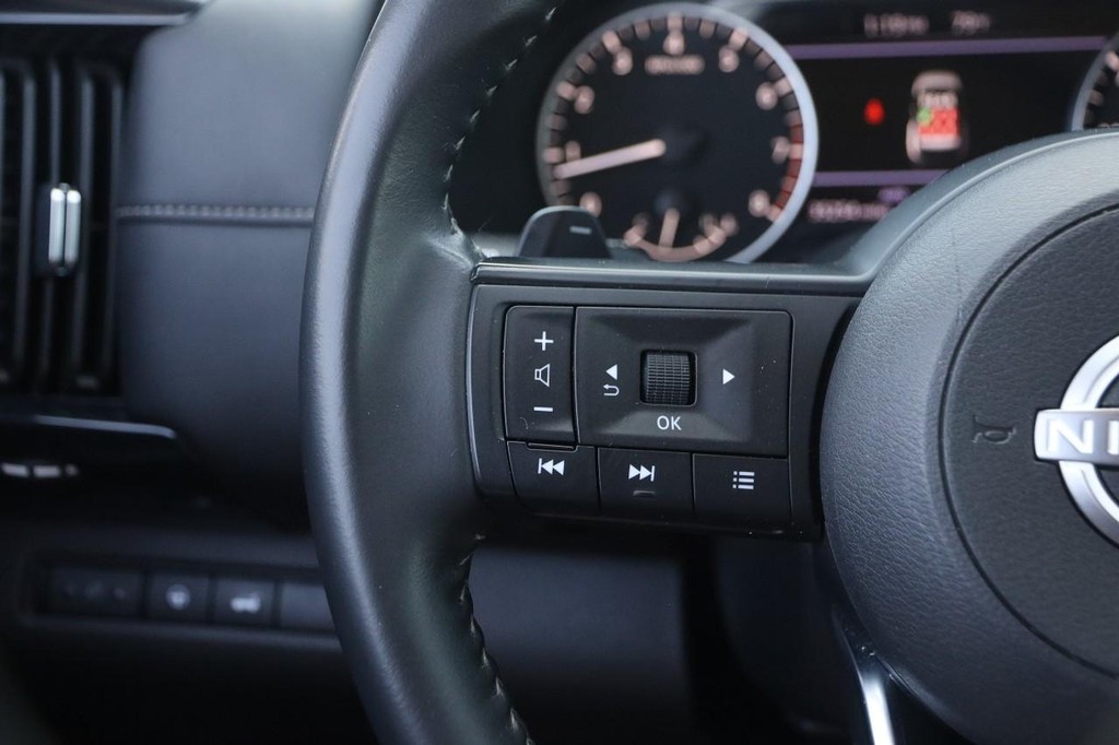 Nissan Pathfinder Vehicle Image 13