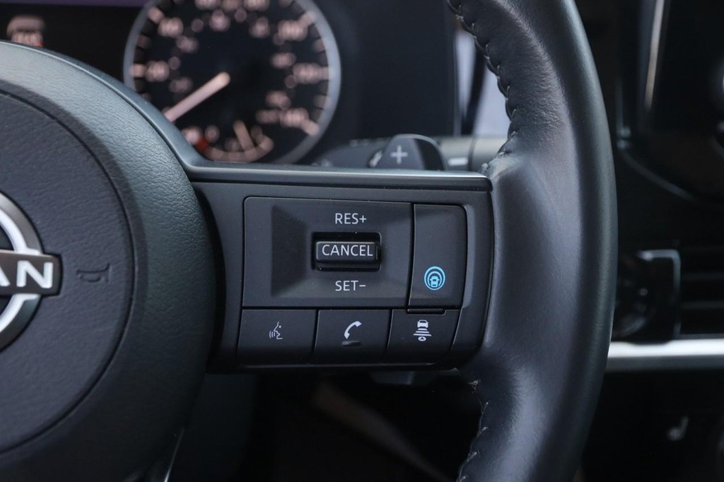 Nissan Pathfinder Vehicle Image 14