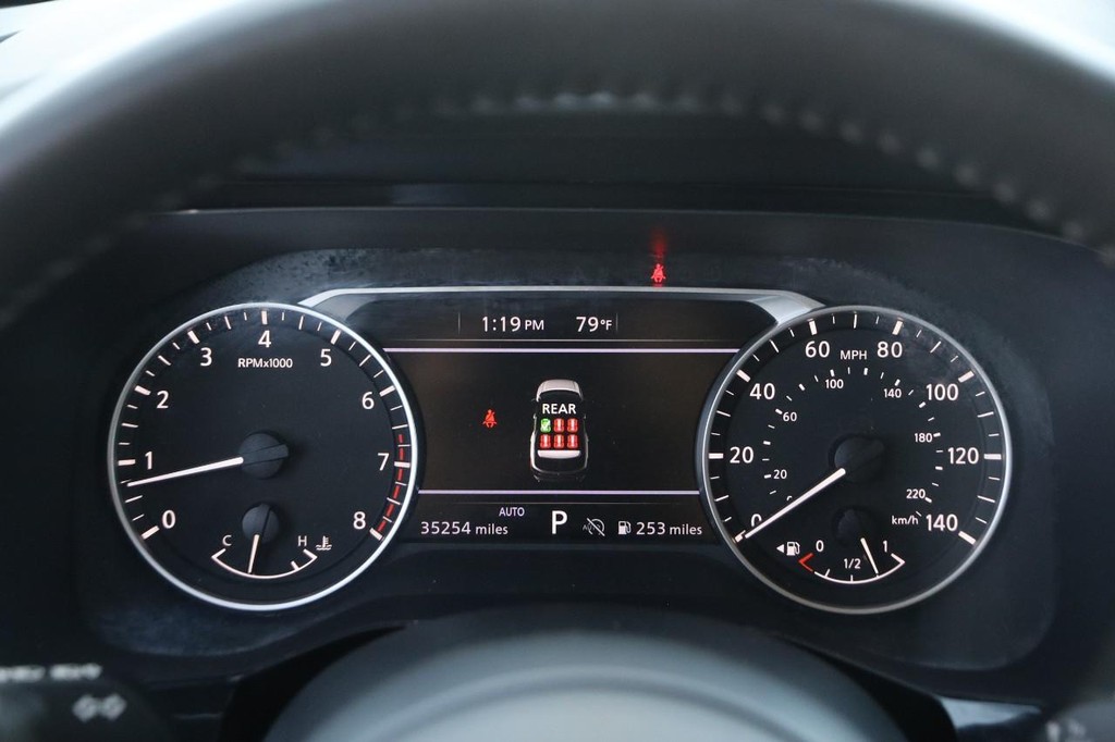 Nissan Pathfinder Vehicle Image 15