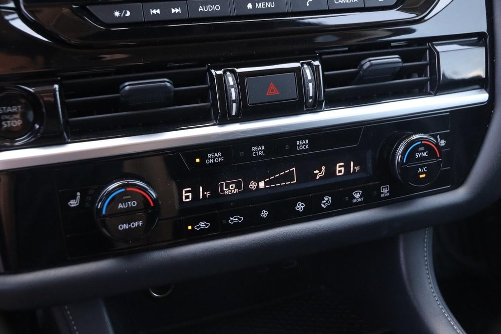 Nissan Pathfinder Vehicle Image 19