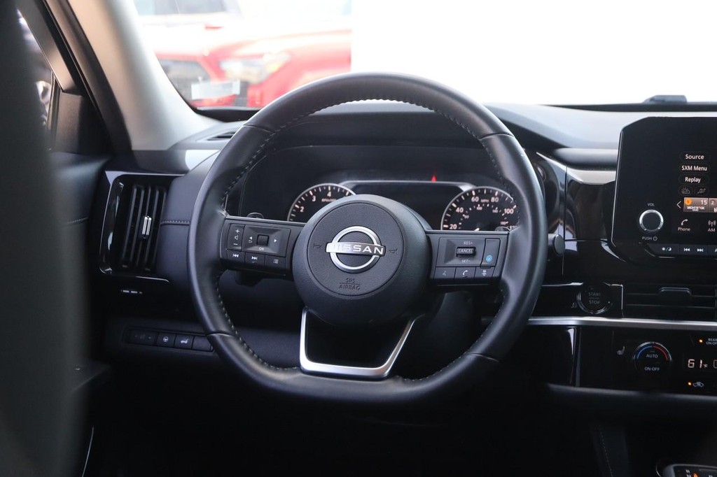 Nissan Pathfinder Vehicle Image 24