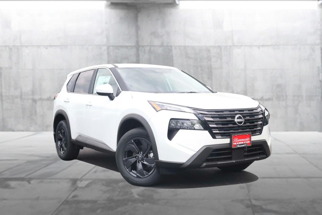 Nissan Rogue Vehicle Image 02