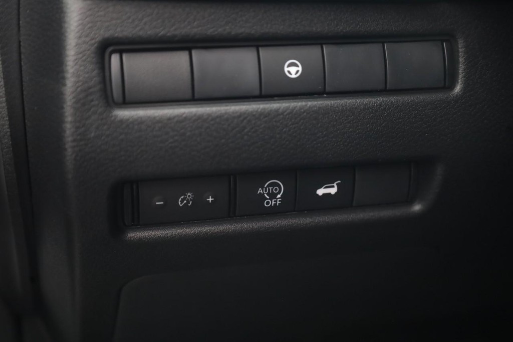 Nissan Rogue Vehicle Image 12