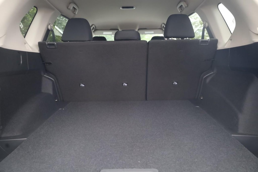 Nissan Rogue Vehicle Image 23