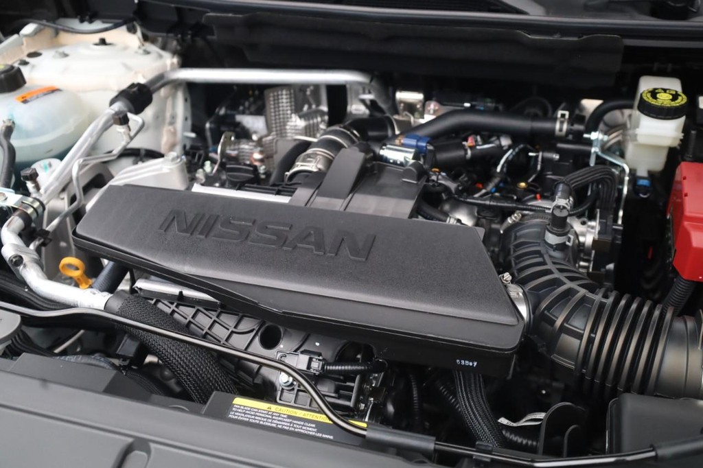 Nissan Rogue Vehicle Image 24