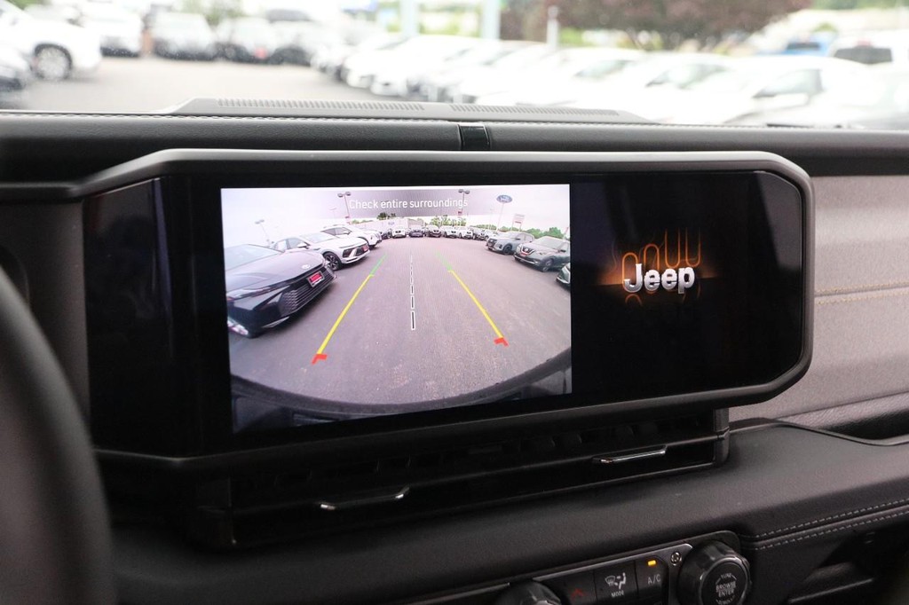 Jeep Wrangler 4xe Vehicle Image 17