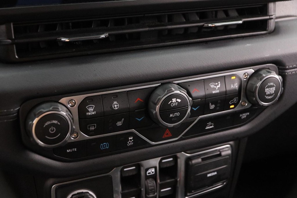 Jeep Wrangler 4xe Vehicle Image 18