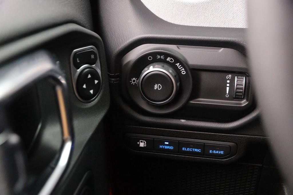 Jeep Wrangler 4xe Vehicle Image 21