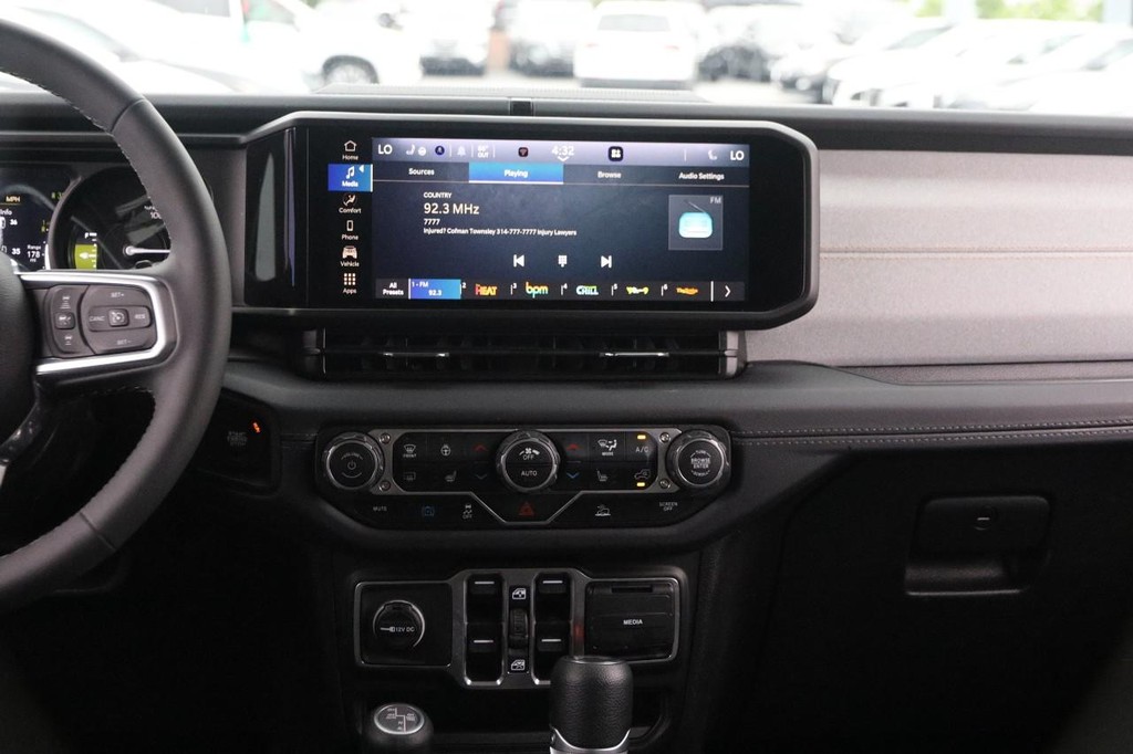 Jeep Wrangler 4xe Vehicle Image 25