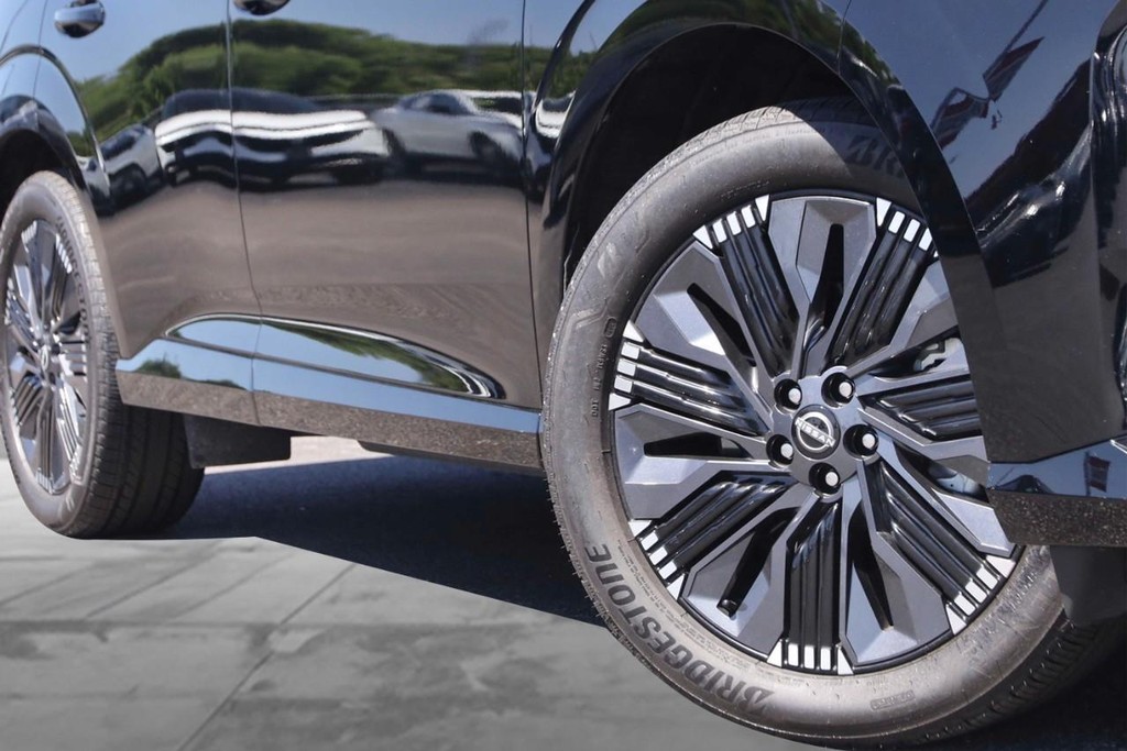 Nissan Murano Vehicle Image 03