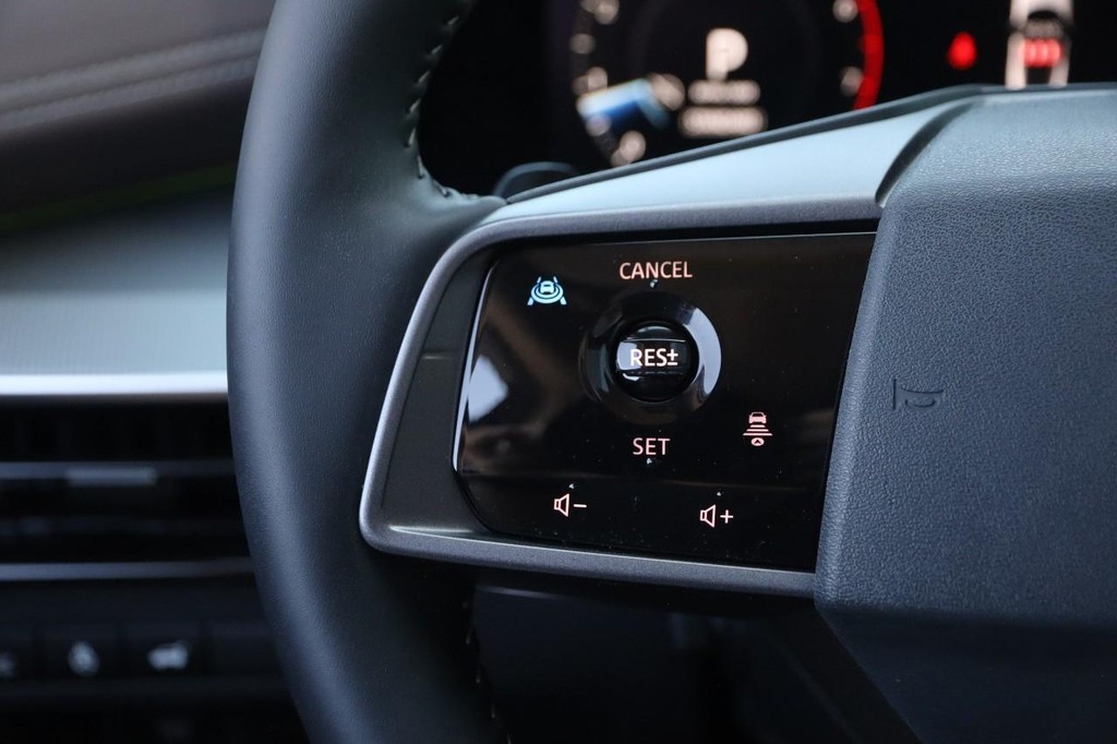 Nissan Murano Vehicle Image 13