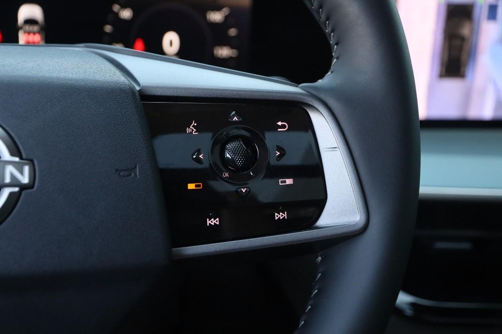 Nissan Murano Vehicle Image 14