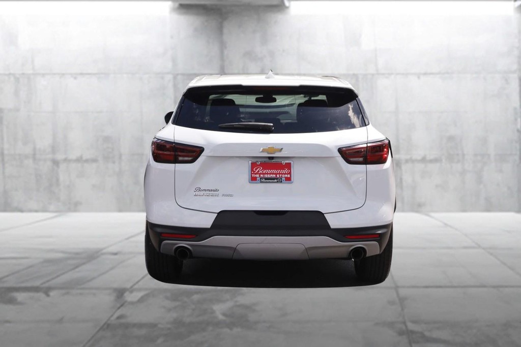 Chevrolet Blazer Vehicle Image 06