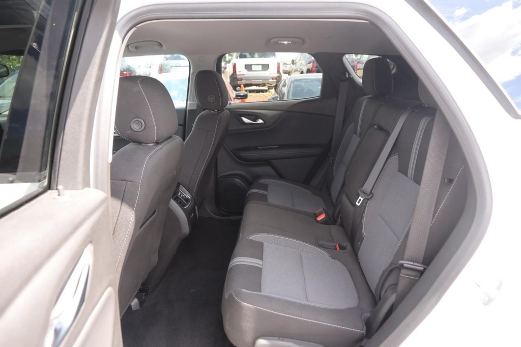 Chevrolet Blazer Vehicle Image 09