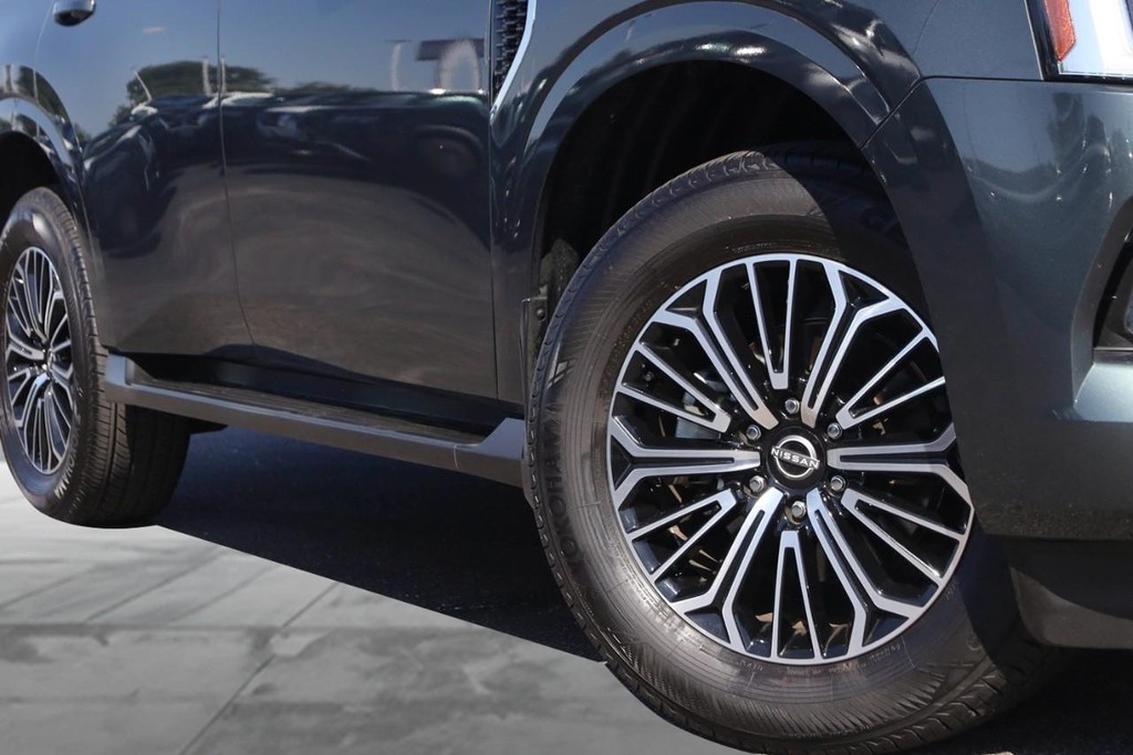 Nissan Armada Vehicle Image 03