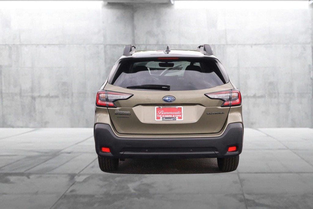Subaru Outback Vehicle Image 06