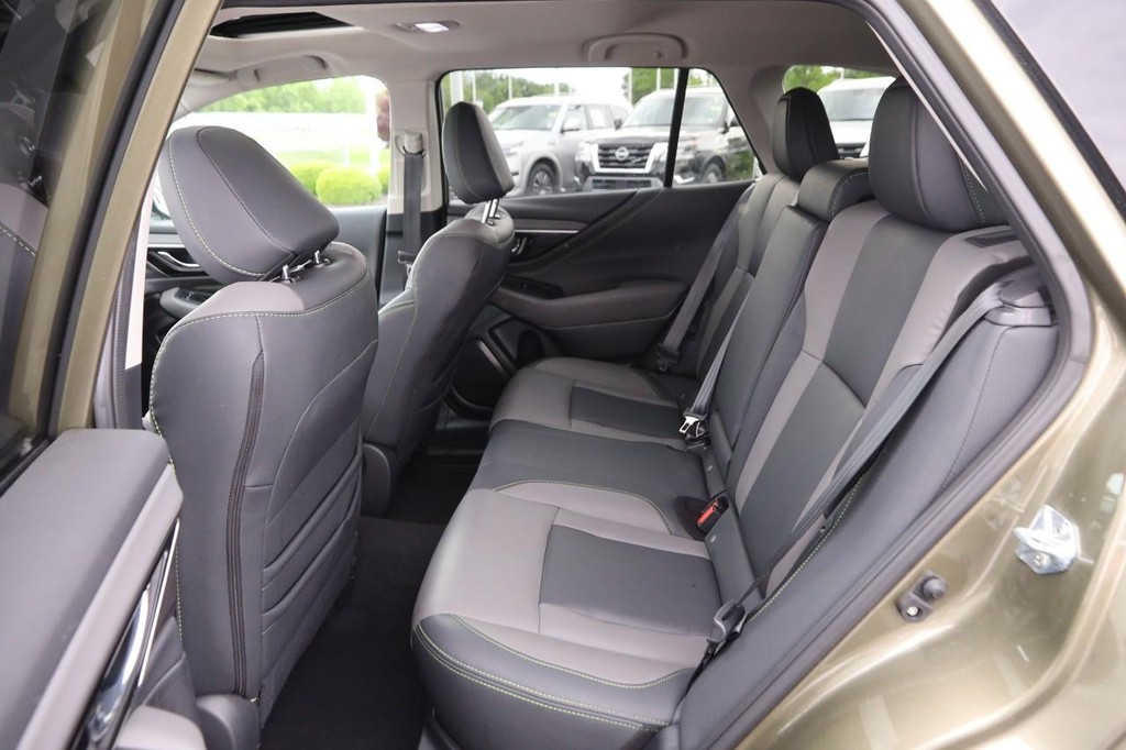 Subaru Outback Vehicle Image 11