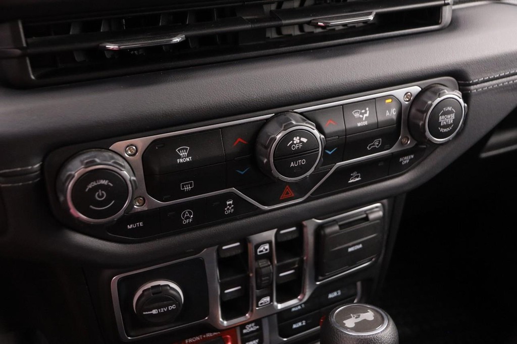Jeep Wrangler Vehicle Image 18