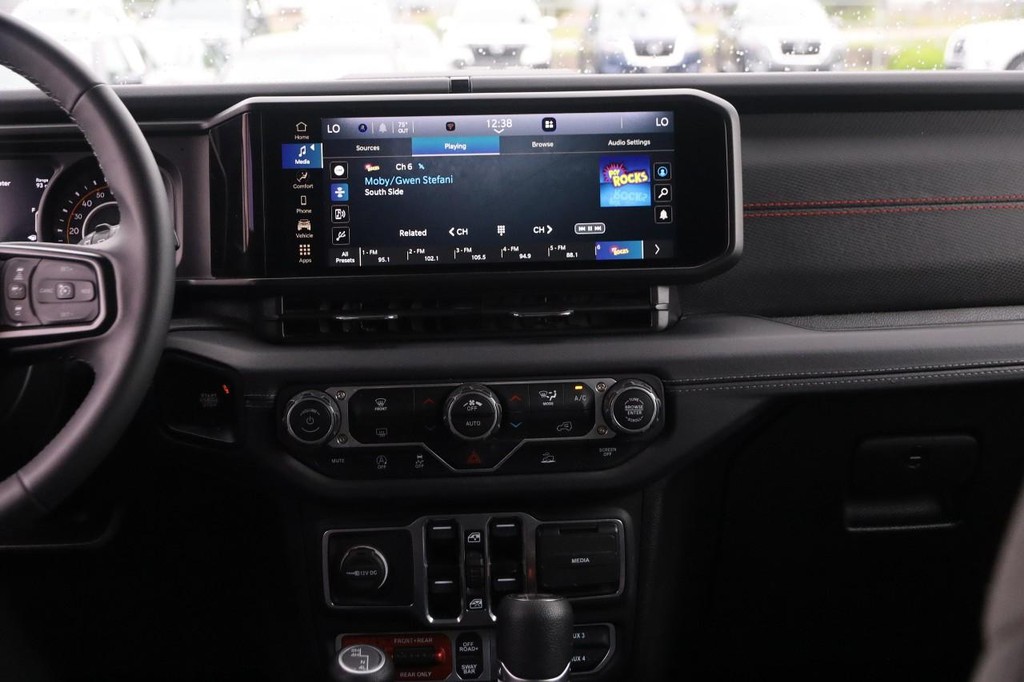 Jeep Wrangler Vehicle Image 25