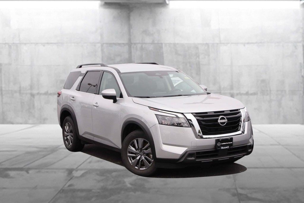Nissan Pathfinder Vehicle Image 02