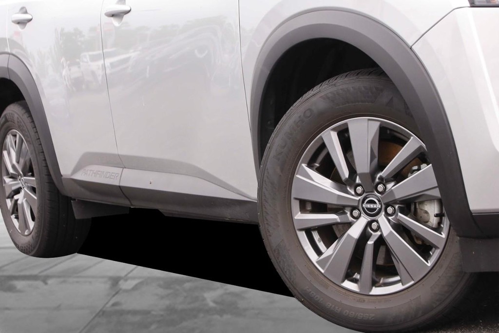 Nissan Pathfinder Vehicle Image 03