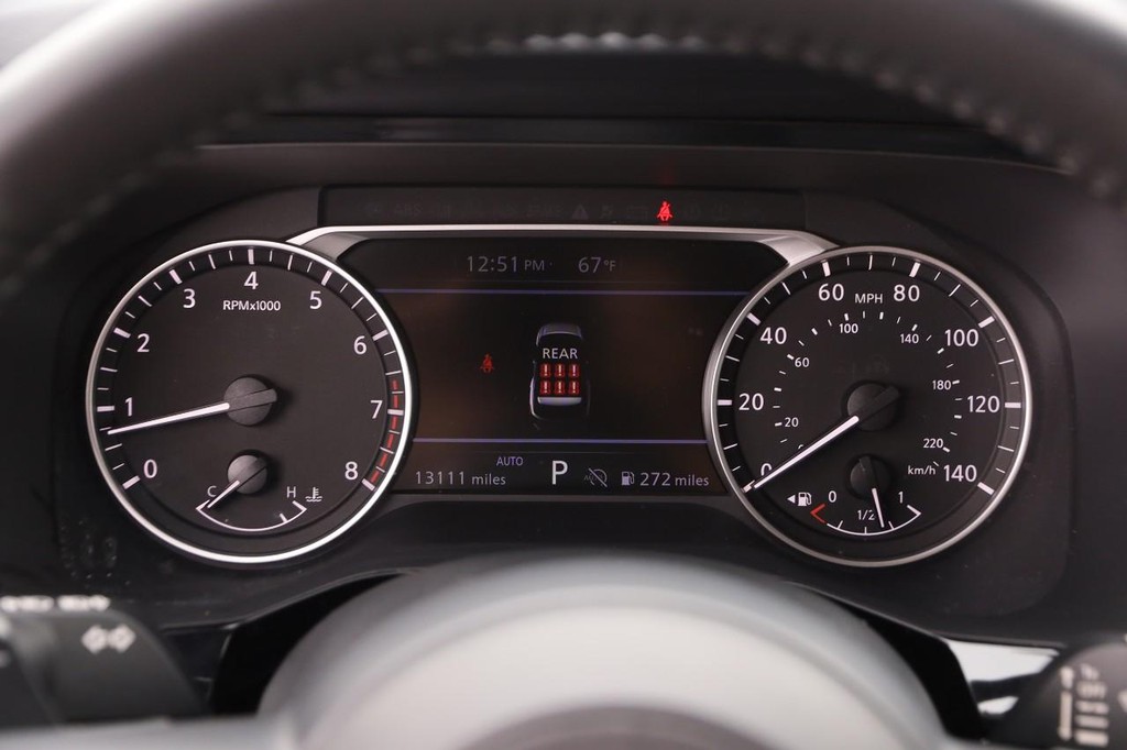 Nissan Pathfinder Vehicle Image 15
