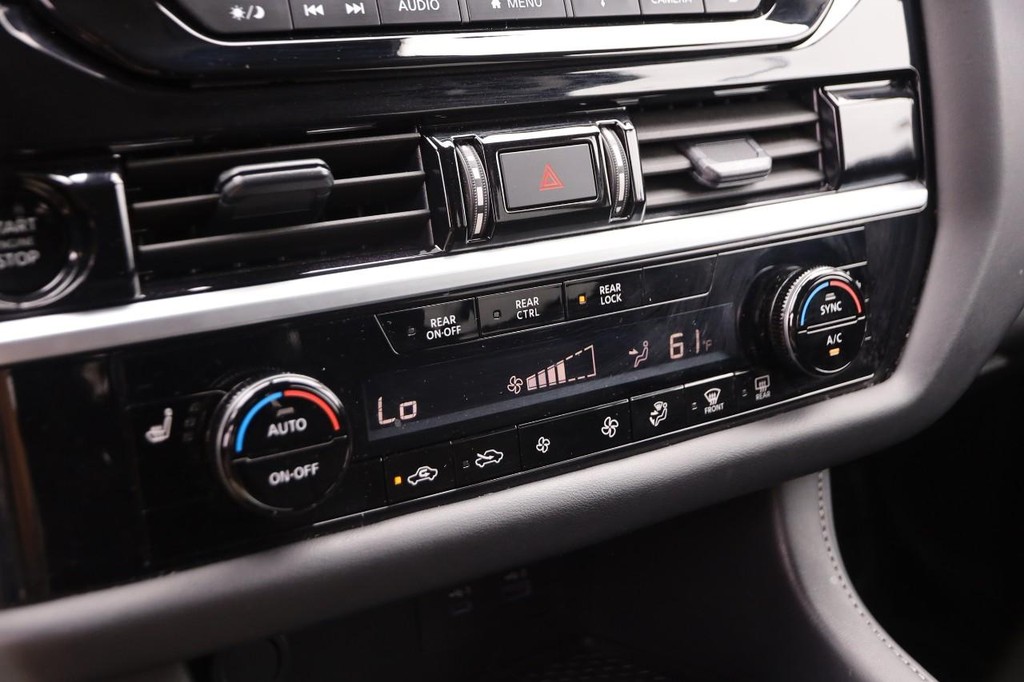 Nissan Pathfinder Vehicle Image 20