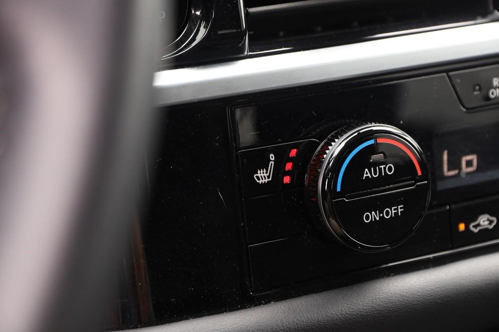 Nissan Pathfinder Vehicle Image 21