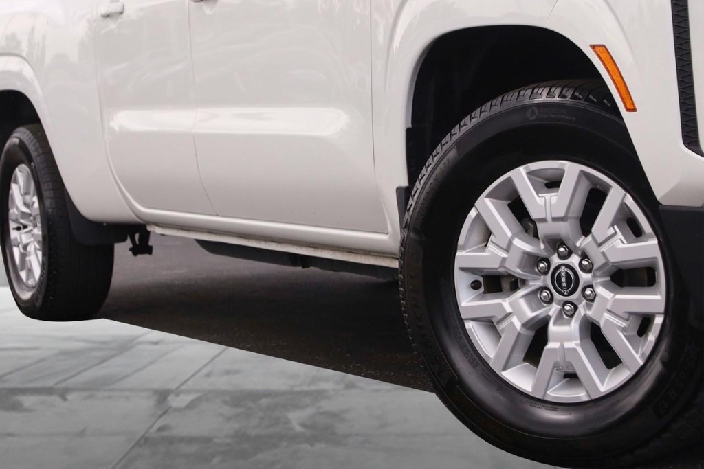 Nissan Frontier Vehicle Image 03