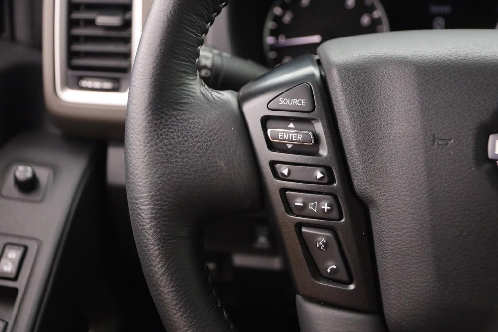 Nissan Frontier Vehicle Image 11
