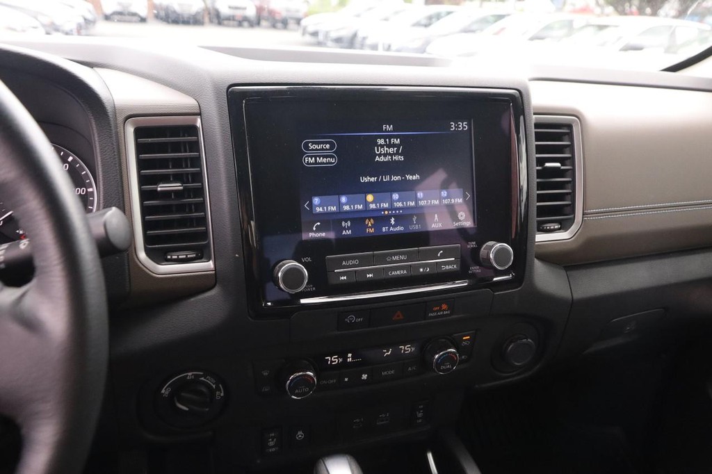 Nissan Frontier Vehicle Image 15