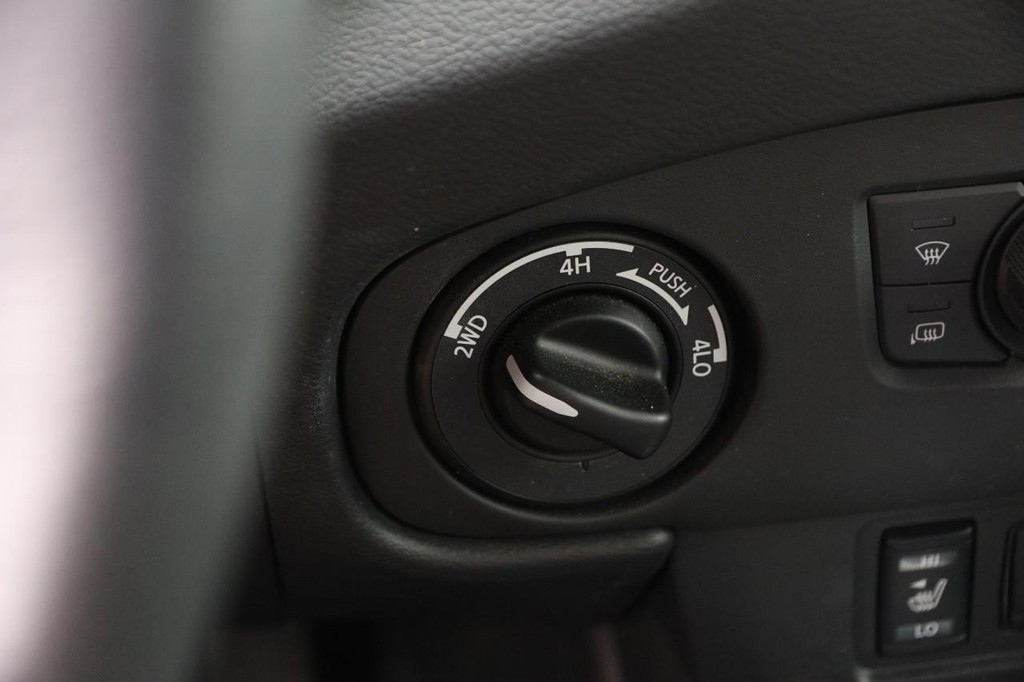 Nissan Frontier Vehicle Image 19