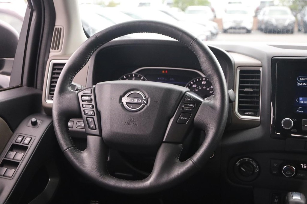 Nissan Frontier Vehicle Image 23