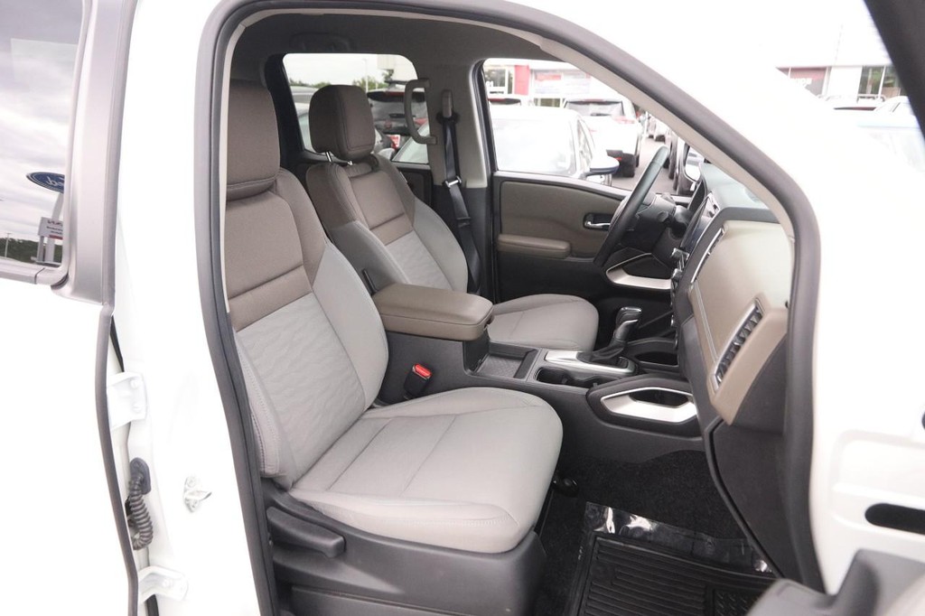 Nissan Frontier Vehicle Image 26