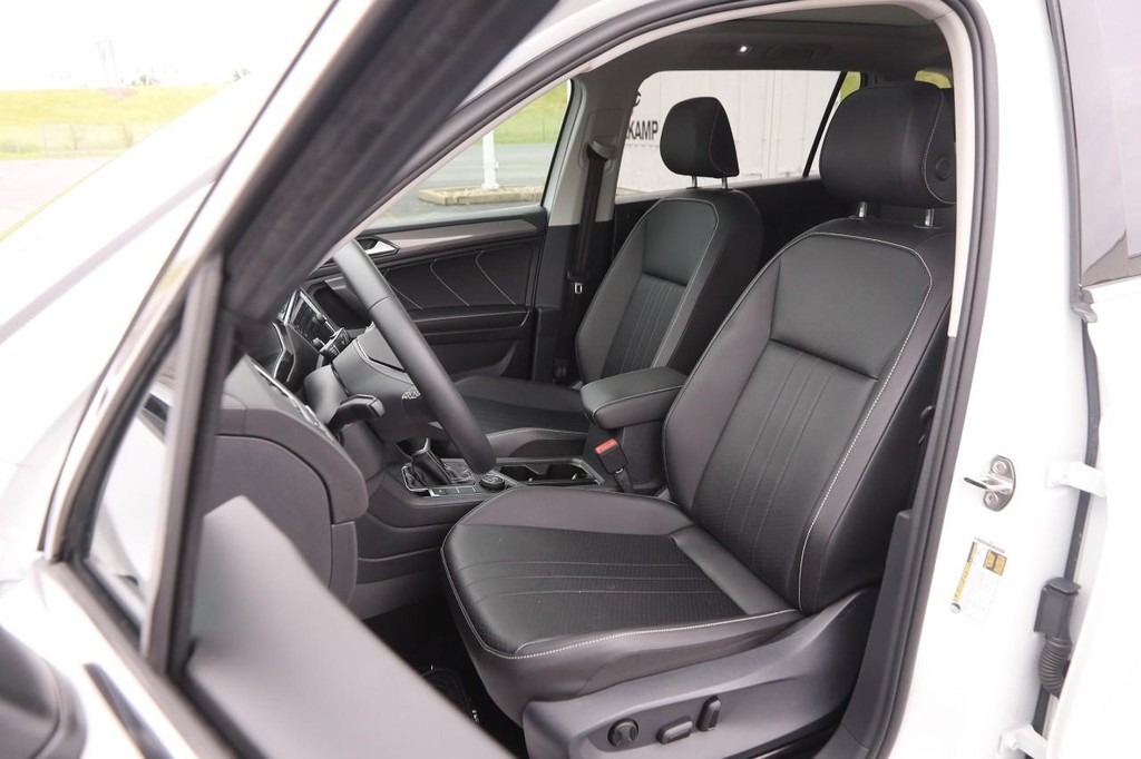 Volkswagen Tiguan Vehicle Image 08