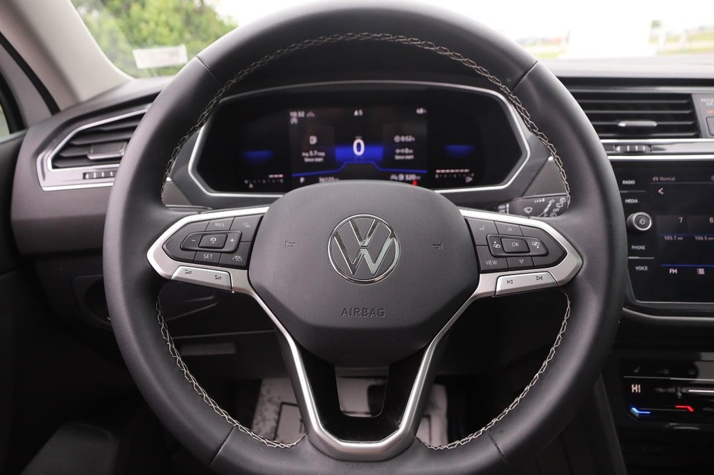 Volkswagen Tiguan Vehicle Image 10