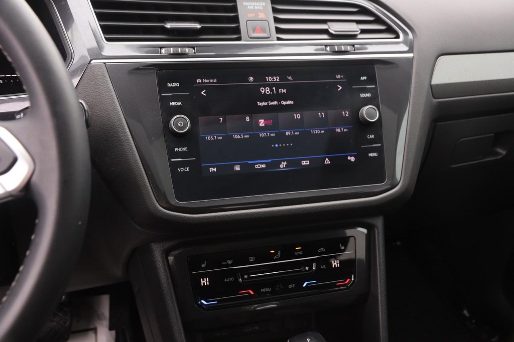 Volkswagen Tiguan Vehicle Image 15