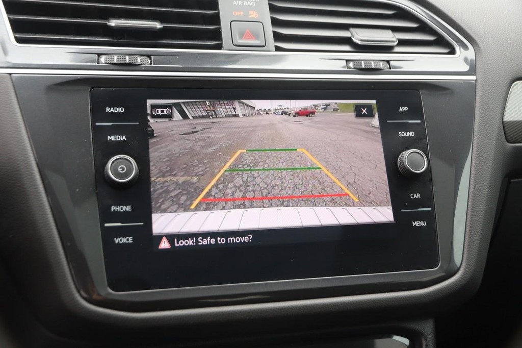Volkswagen Tiguan Vehicle Image 18