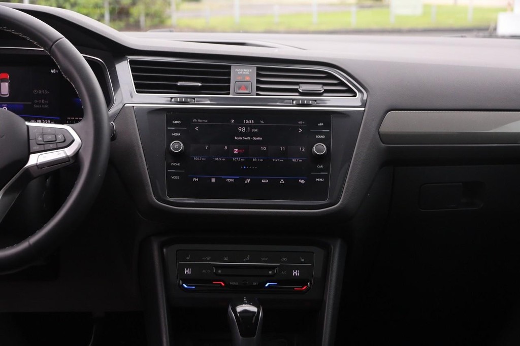 Volkswagen Tiguan Vehicle Image 25