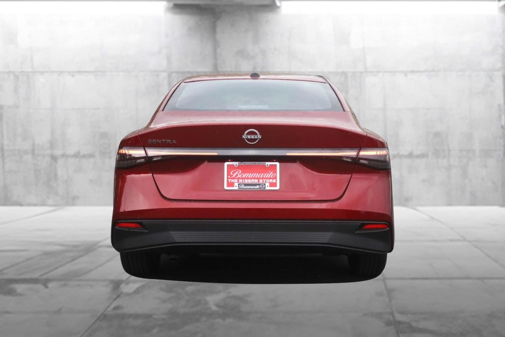 Nissan Sentra Vehicle Image 06