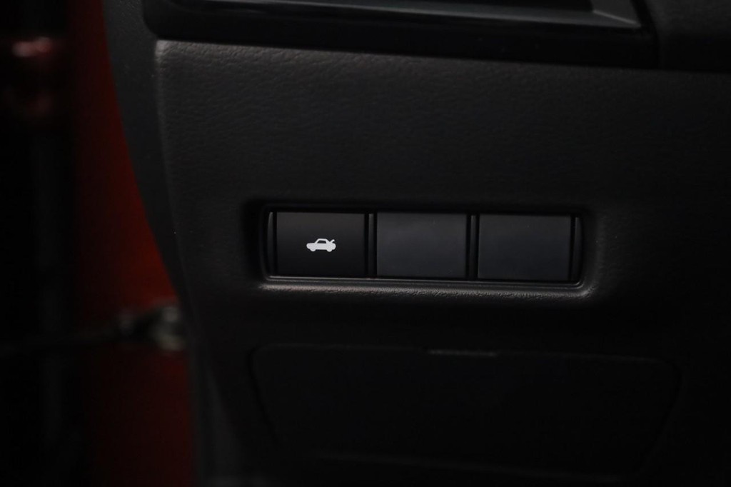Nissan Sentra Vehicle Image 12