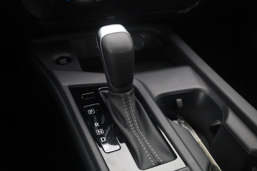 Nissan Sentra Vehicle Image 19