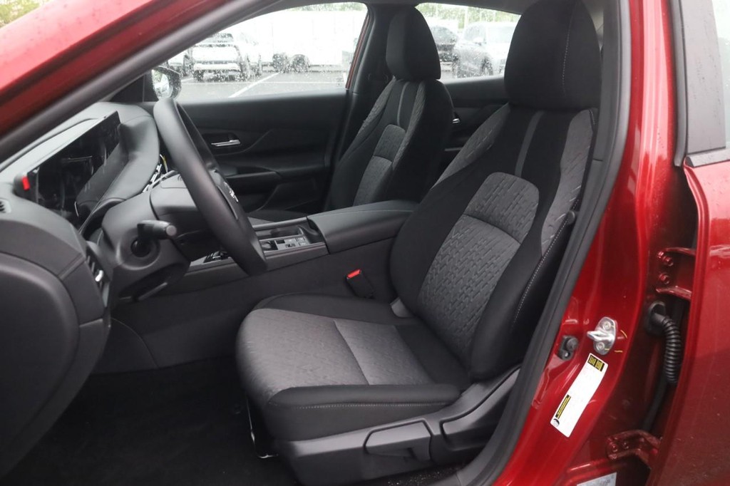 Nissan Sentra Vehicle Image 20