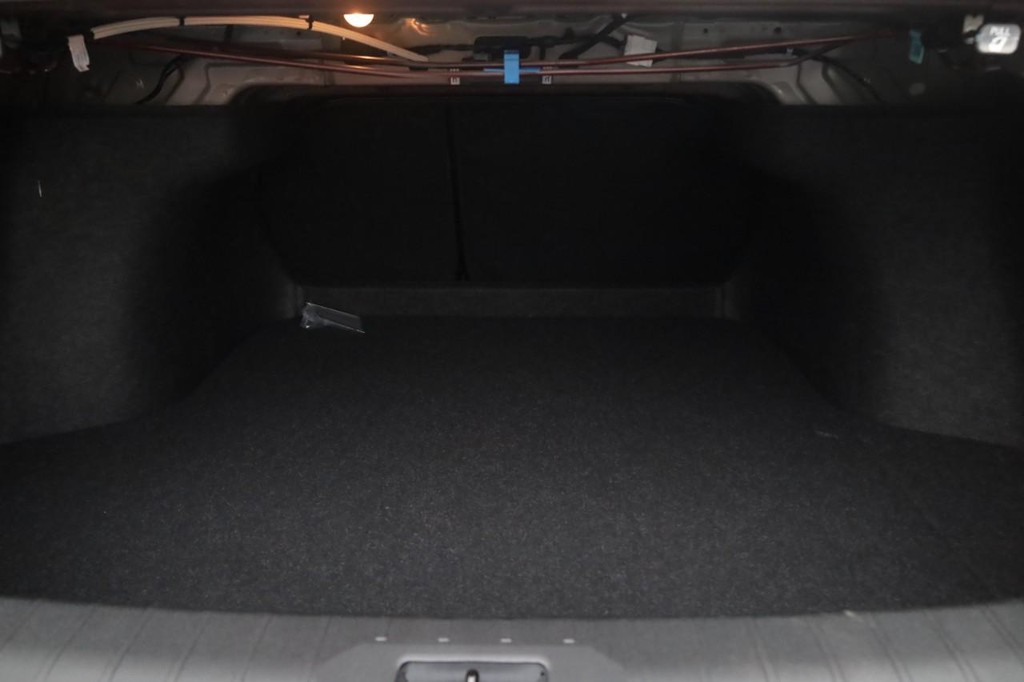 Nissan Sentra Vehicle Image 23