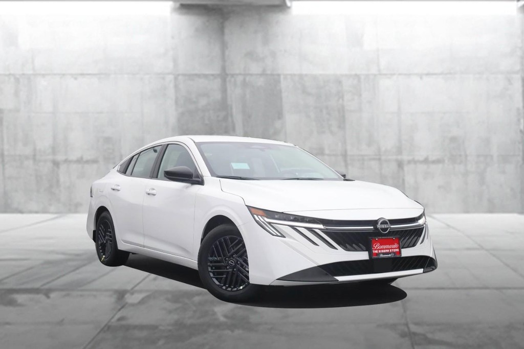 Nissan Sentra Vehicle Image 02