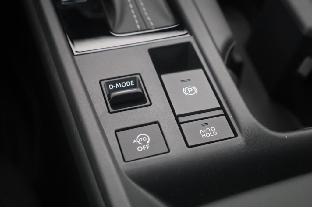 Nissan Sentra Vehicle Image 18